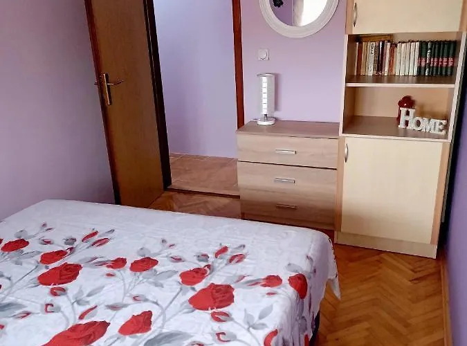 Lovely L Home Bn Centar -Rent A Car Automatic